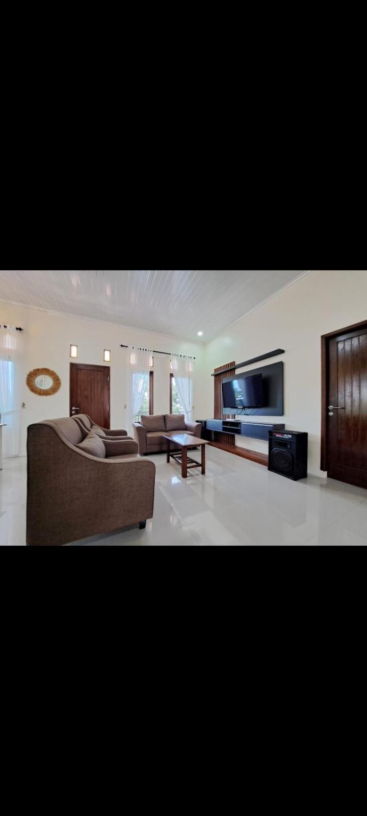 Villa Junior Family Cisarua Exterior foto